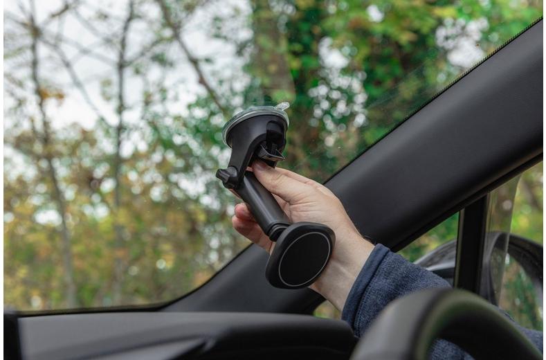 Halfords Advanced Magnetic Windscreen and Dash Phone Holder Halfords Advanced Magnetic Windscreen and Dash Phone Holder