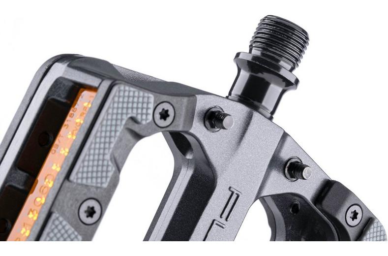 DMR Flat 4 Pedals DMR Flat 4 Pedals