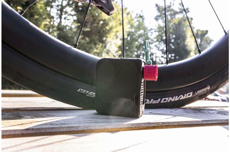 Muc-Off AirMach Electric Mini Inflator Muc-Off AirMach Electric Mini Inflator