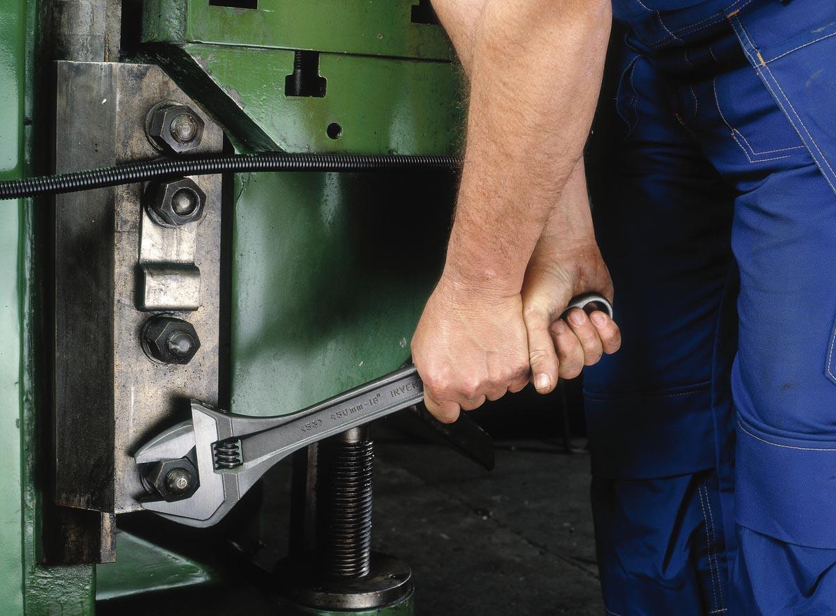 Bahco Black Adjustable Wrench 18in