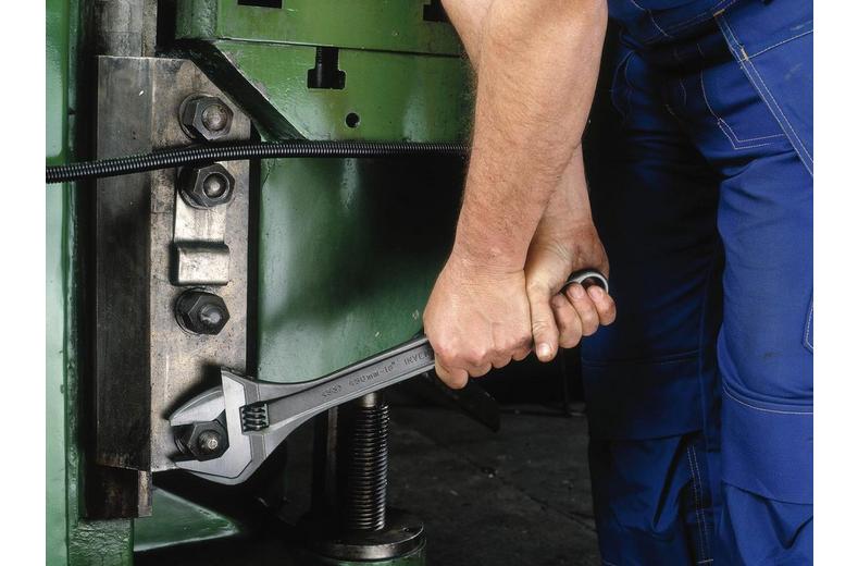 Bahco Black Adjustable Wrench 18in Bahco Black Adjustable Wrench 18in