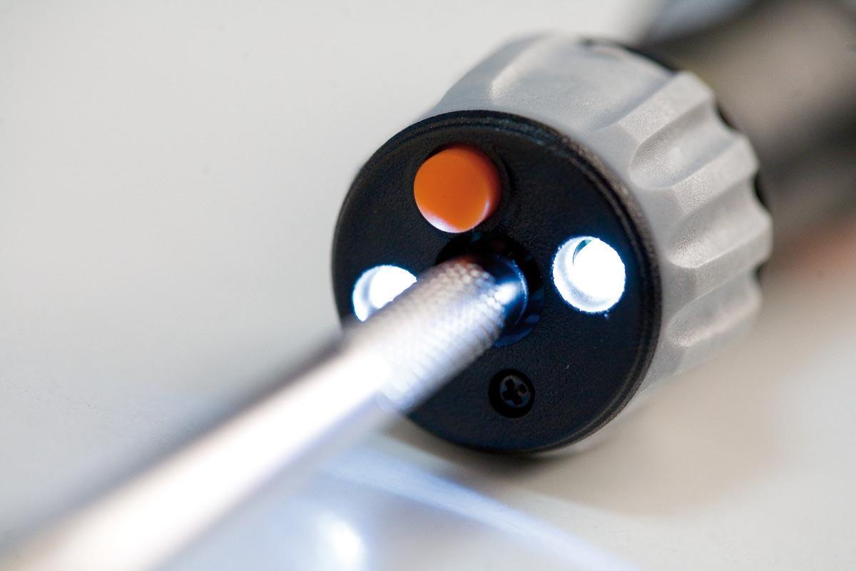 808050L RATCHET S/DRIVER + BITS + LCD