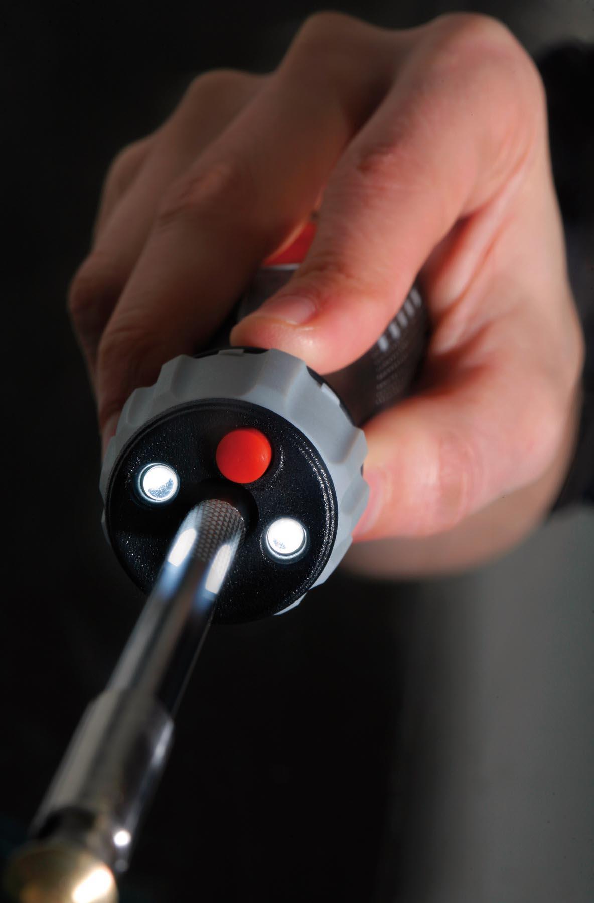 808050L RATCHET S/DRIVER + BITS + LCD