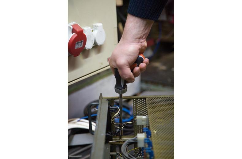 808050P PISTOL RATCHET S/DRIVER + BITS 808050P PISTOL RATCHET S/DRIVER + BITS