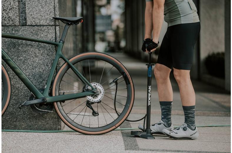 Topeak JoeBlow Roadie EX Floor Pump Topeak JoeBlow Roadie EX Floor Pump