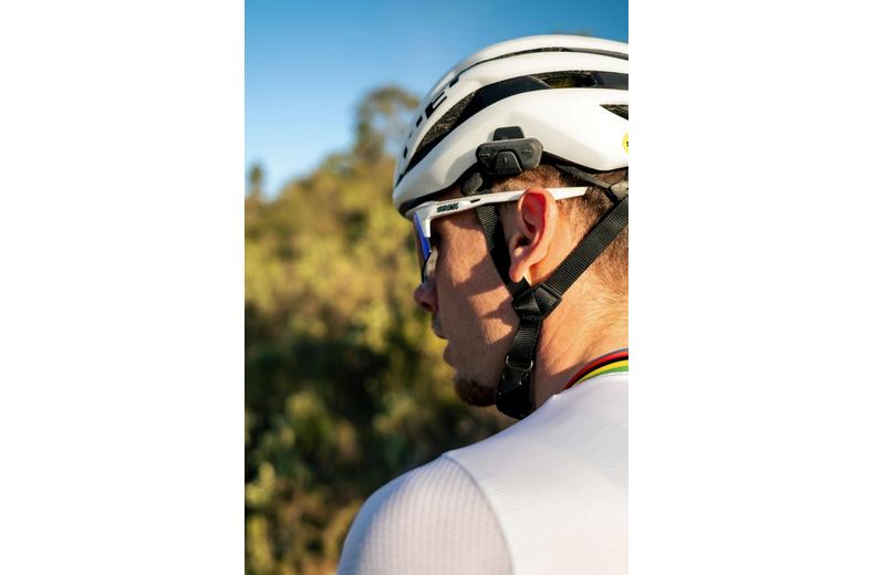 Supertooth Roamee Bluetooth Helmet Hands Free Kit Supertooth Roamee Bluetooth Helmet Hands Free Kit