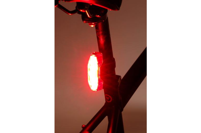 Halfords Front 200 Rear 50 Bike Light Set Halfords Front 200 Rear 50 Bike Light Set