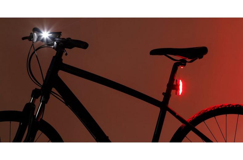 Halfords Front 200 Rear 50 Bike Light Set Halfords Front 200 Rear 50 Bike Light Set