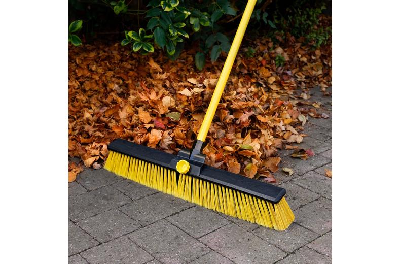 Bulldozer Pro 24" Heavy Duty Broom Bulldozer Pro 24" Heavy Duty Broom