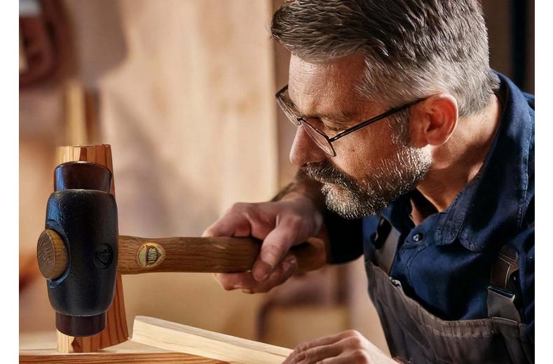 THOR 16 Classic Hide Hammer Size 4 THOR 16 Classic Hide Hammer Size 4