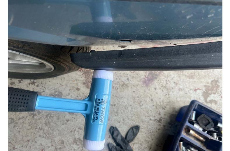 Thor 20-1616 Dead Blow Nylon Hammer 50mm 1.15kg (41oz) Thor 20-1616 Dead Blow Nylon Hammer 50mm 1.15kg (41oz)