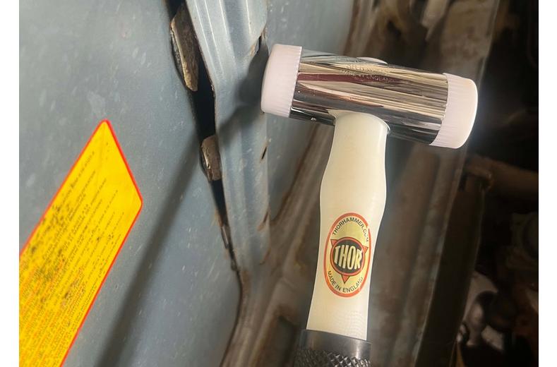 THOR 714 Thorex Nylon Hammer 850g THOR 714 Thorex Nylon Hammer 850g