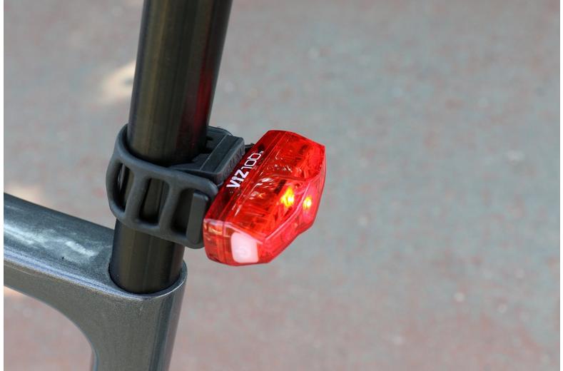 CatEye VIZ 100 Rear Bike Light CatEye VIZ 100 Rear Bike Light