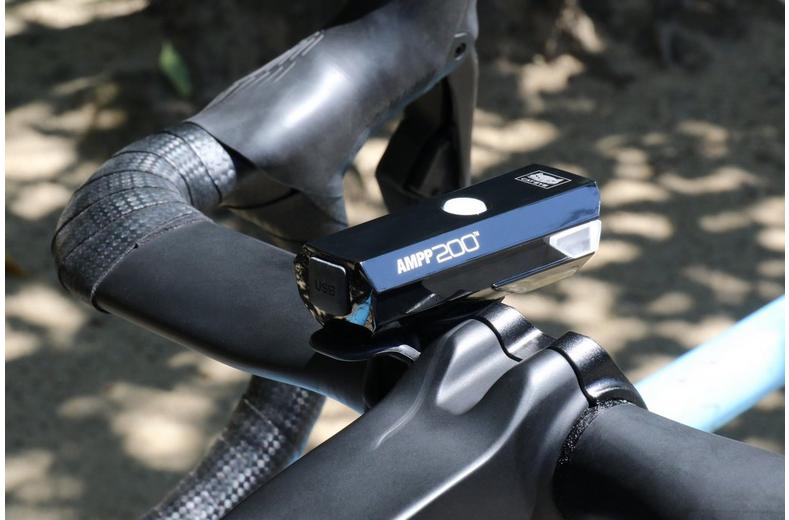 CatEye AMPP 200 / VIZ 100 Bike Light Set CatEye AMPP 200 / VIZ 100 Bike Light Set