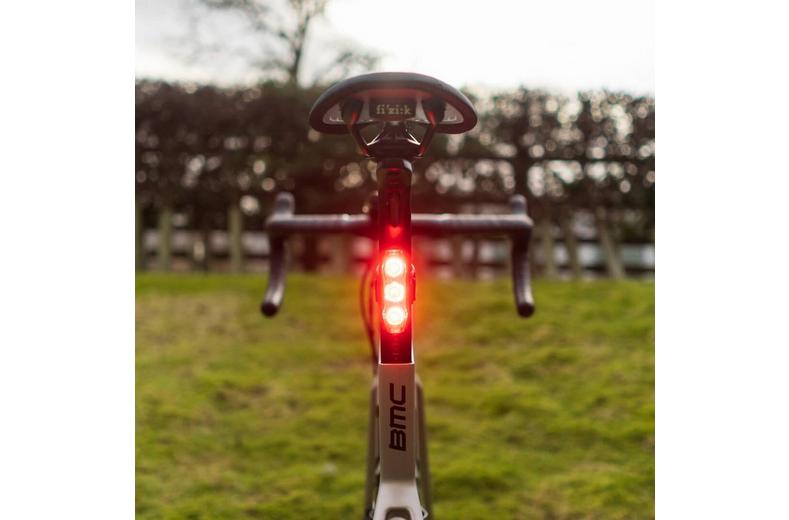 CatEye AMPP 200 / VIZ 100 Bike Light Set CatEye AMPP 200 / VIZ 100 Bike Light Set