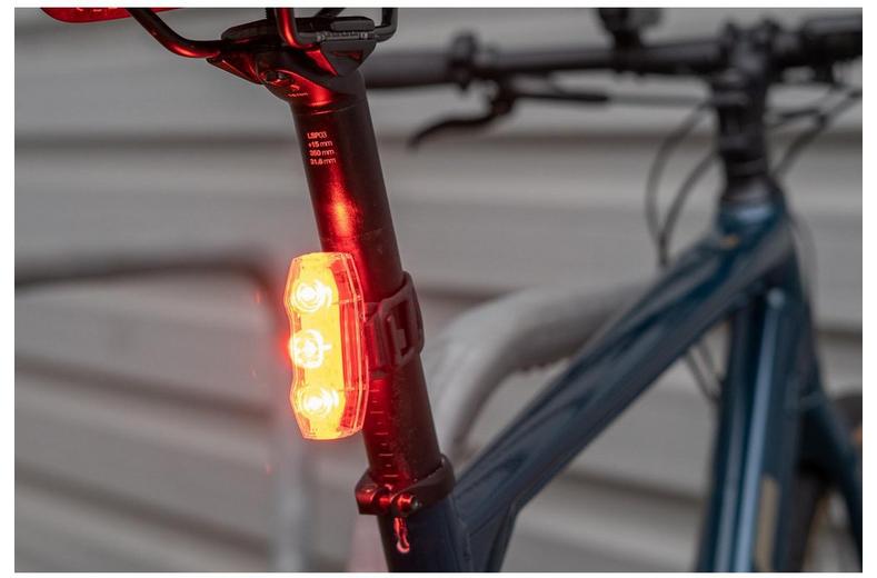 CatEye VIZ 300 Rear Bike Light CatEye VIZ 300 Rear Bike Light