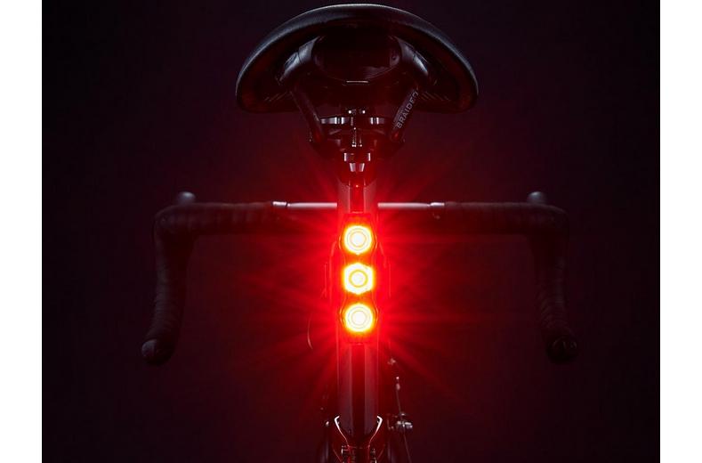 CatEye VIZ 300 Rear Bike Light CatEye VIZ 300 Rear Bike Light