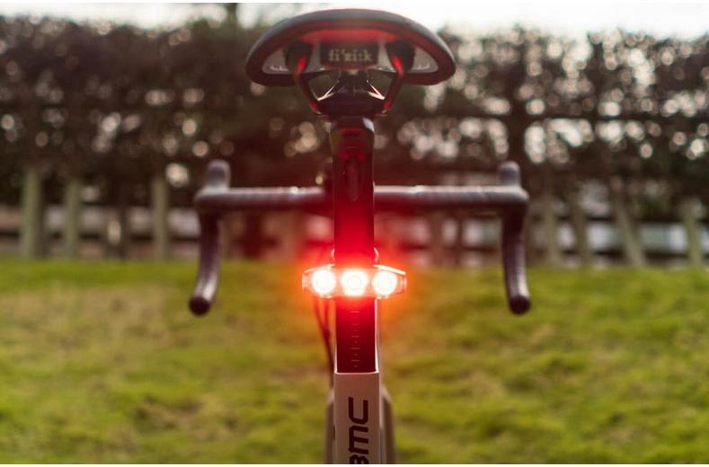 CatEye VIZ 300 Rear Bike Light CatEye VIZ 300 Rear Bike Light