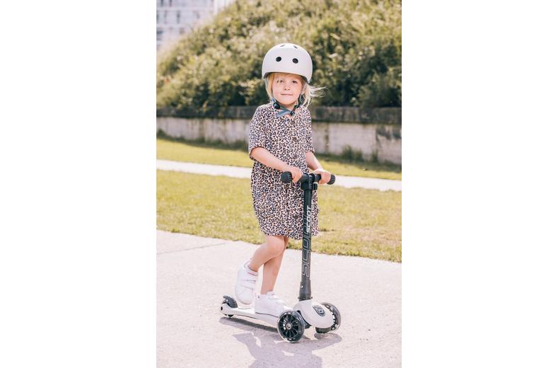 Scoot & Ride Highway Kick 3 LED Scooter Scoot & Ride Highway Kick 3 LED Scooter