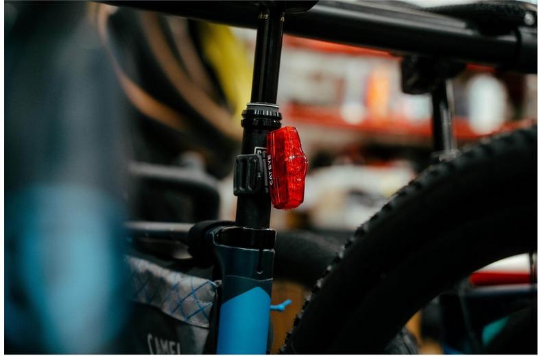 CatEye AMPP 400S / VIZ 100 Bike Light Set CatEye AMPP 400S / VIZ 100 Bike Light Set