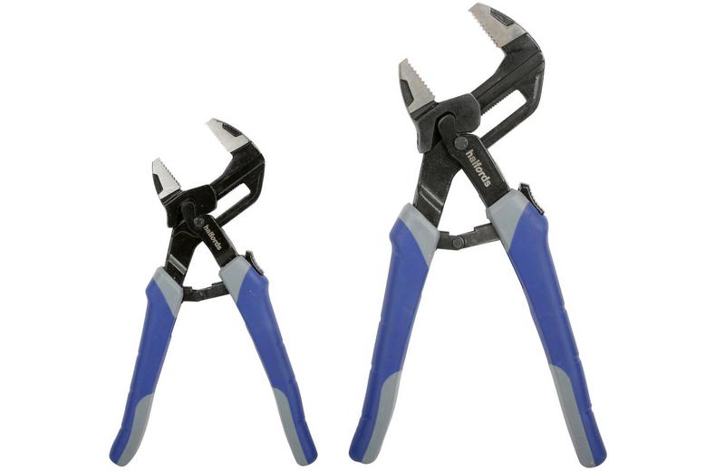 Halfords 2 Piece Self-Adjusting Pliers Halfords 2 Piece Self-Adjusting Pliers