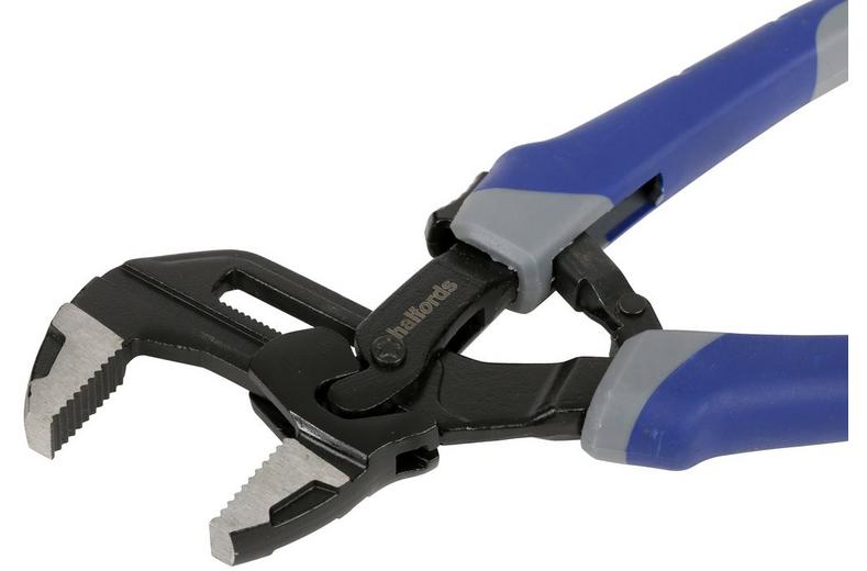Halfords 2 Piece Self-Adjusting Pliers Halfords 2 Piece Self-Adjusting Pliers