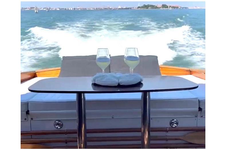 Glass Anchor Wine Glass Holder for camping and boats - White Leather Glass Anchor Wine Glass Holder for camping and boats - White Leather