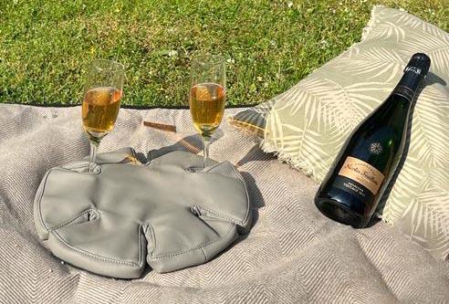 Glass Anchor Wine Glass Holder for camping and boats - White Leather