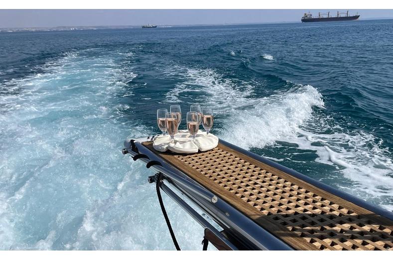 Glass Anchor Wine Glass Holder for camping and boats - White Leather Glass Anchor Wine Glass Holder for camping and boats - White Leather