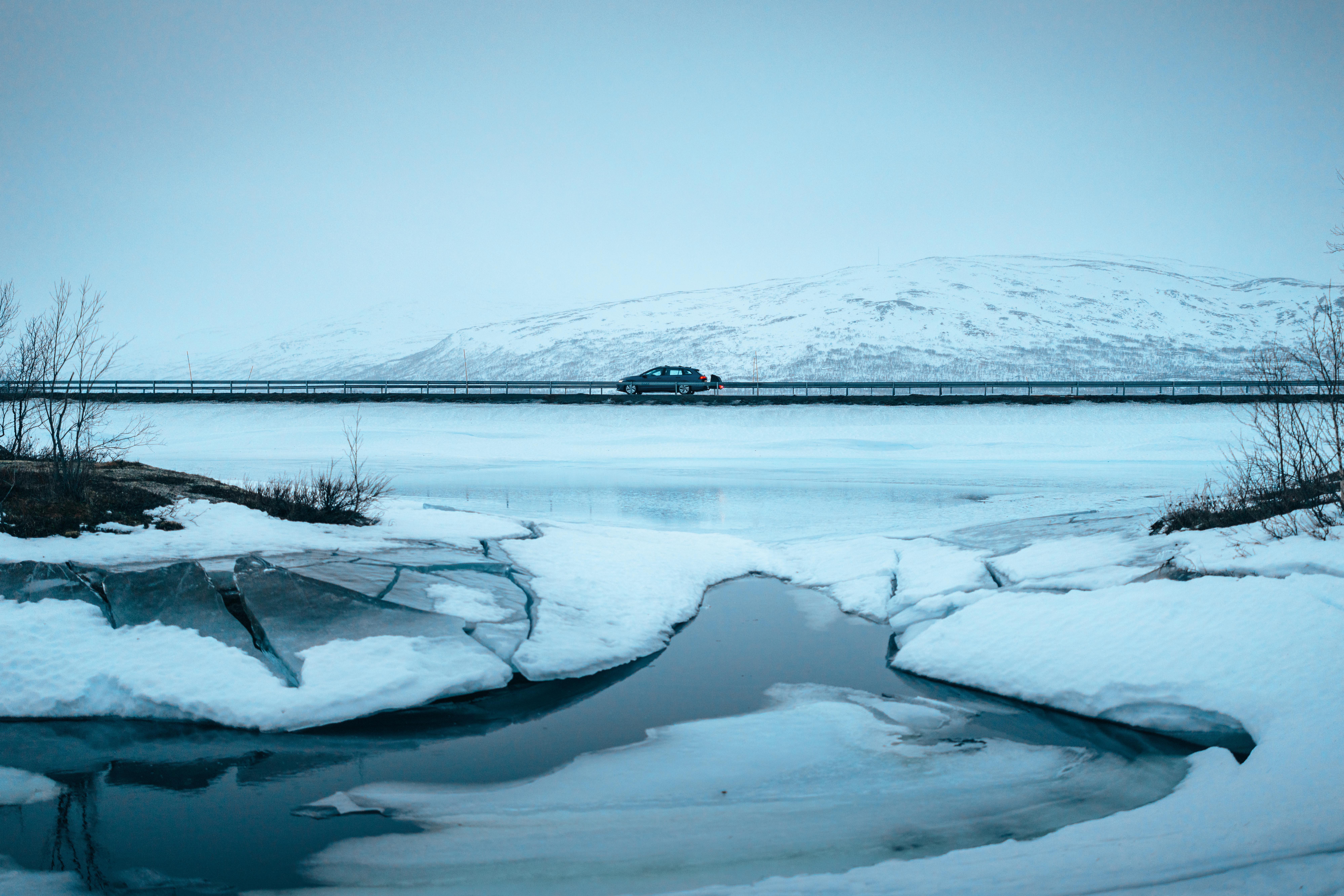 Thule Onto 2 Towbar Cargo Carrier