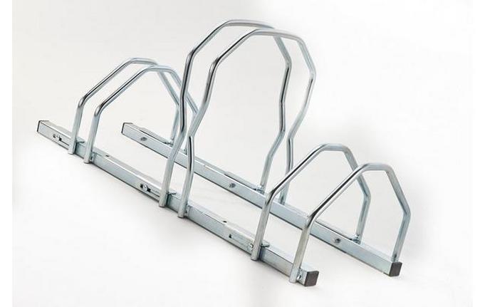 Mottez 3 bike store floor rack