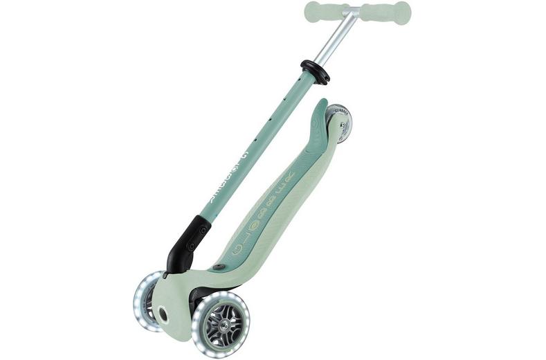 Globber Go Up Active Lights Eco - Pistachio Globber Go Up Active Lights Eco - Pistachio