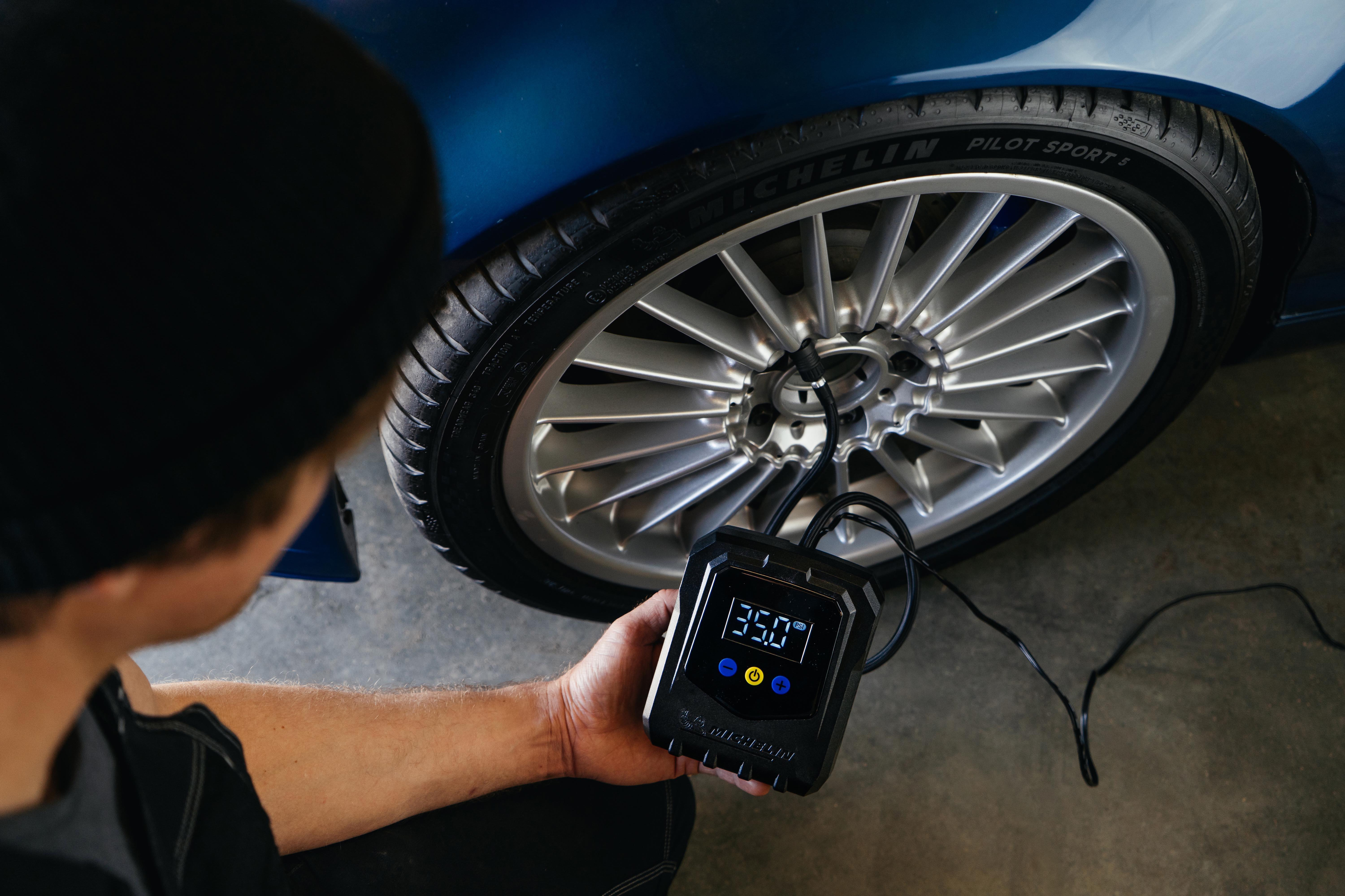 Michelin 12v DC Compact Tyre Inflator