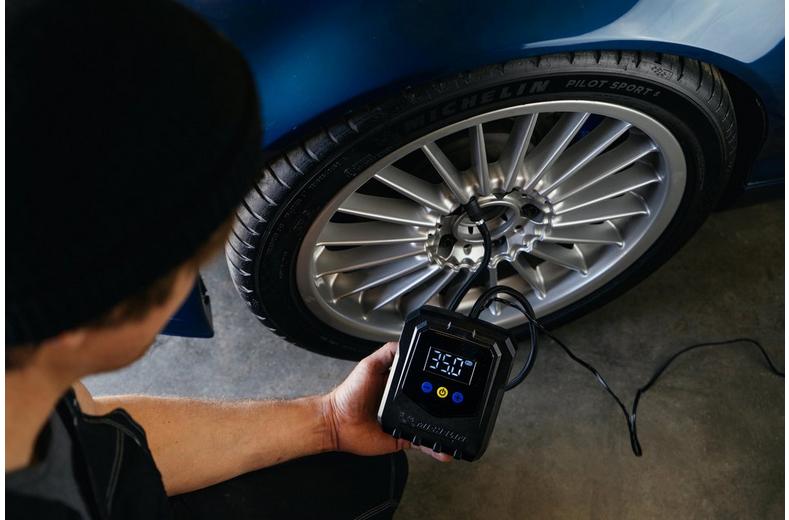 Michelin 12v DC Compact Tyre Inflator Michelin 12v DC Compact Tyre Inflator