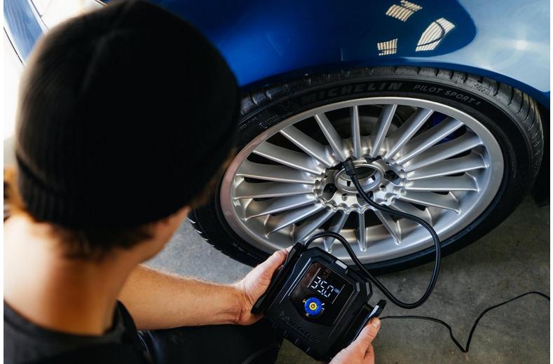 Michelin 12v DC Rapid Tyre Inflator Michelin 12v DC Rapid Tyre Inflator