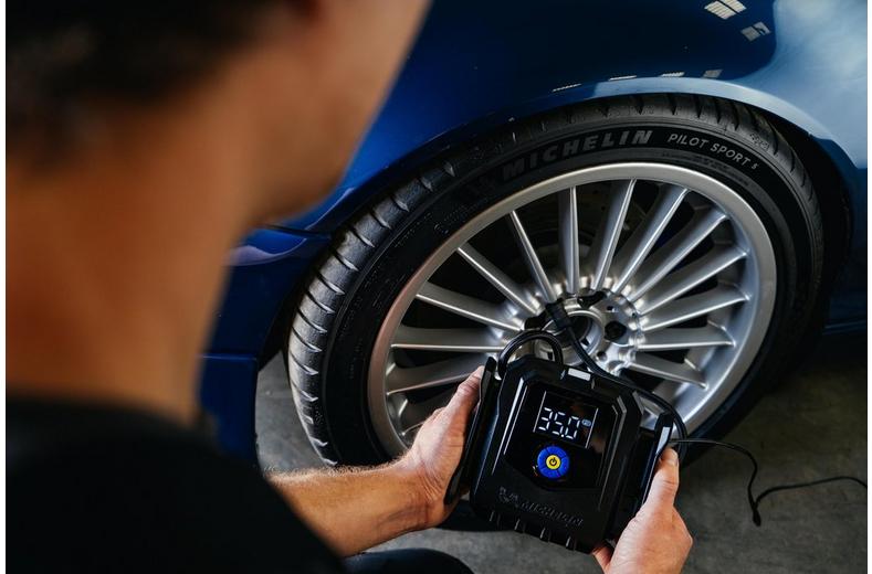 Michelin 12v DC Rapid Tyre Inflator Michelin 12v DC Rapid Tyre Inflator
