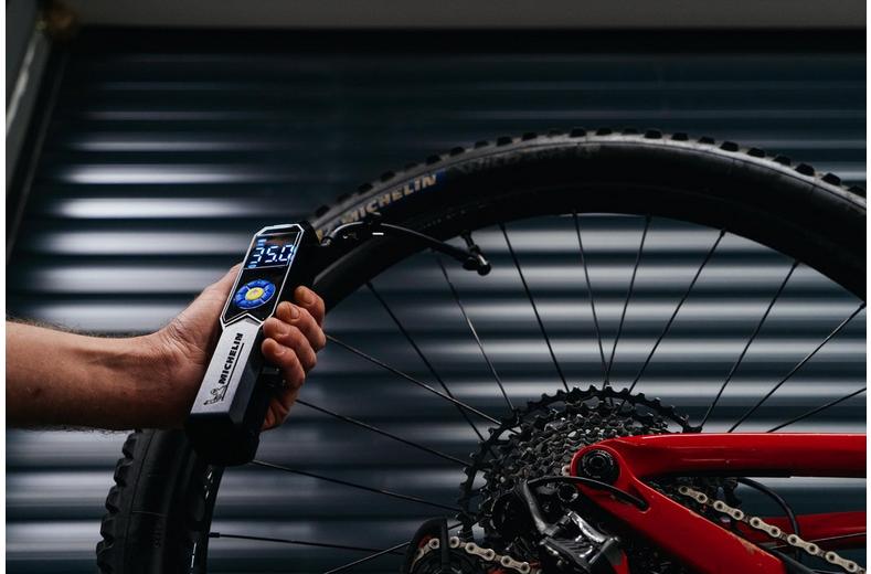 Michelin Cordless Compact Tyre Inflator Michelin Cordless Compact Tyre Inflator