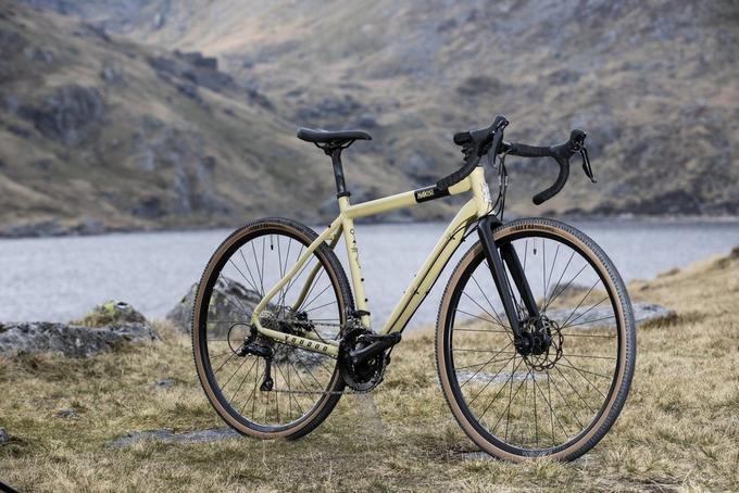 Halfords cheap gravel bike