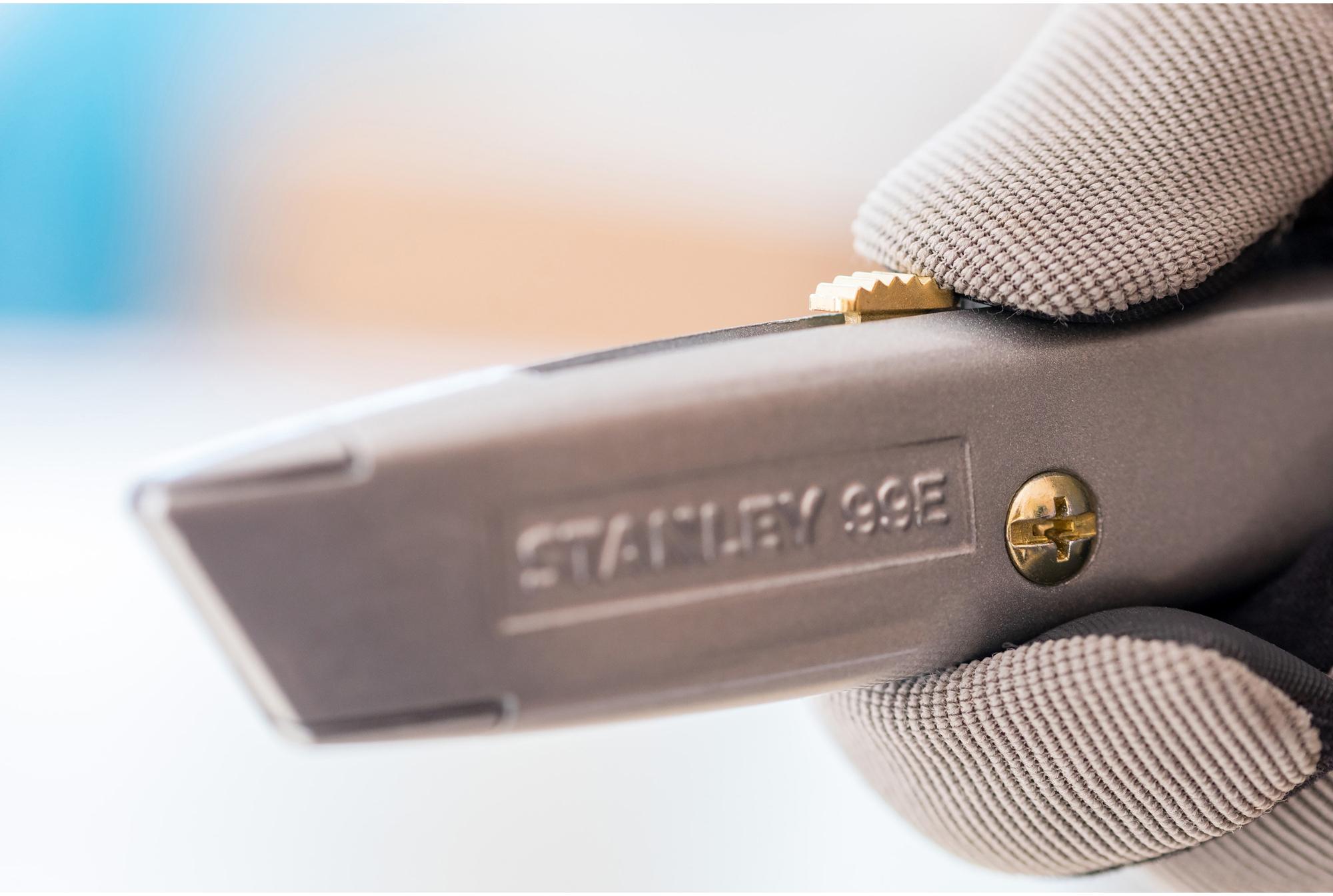 Stanley Retractable Blade Knife 99e