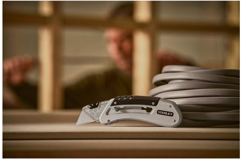 Stanley Quickslide Retractable Pocket Knife Stanley Quickslide Retractable Pocket Knife