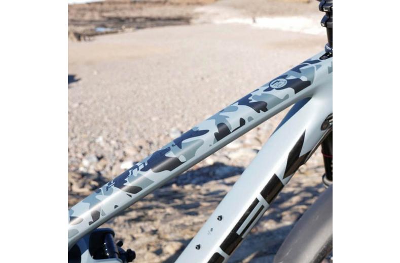 Mucky Nutz Frame Skinz Camo, White Gloss Mucky Nutz Frame Skinz Camo, White Gloss