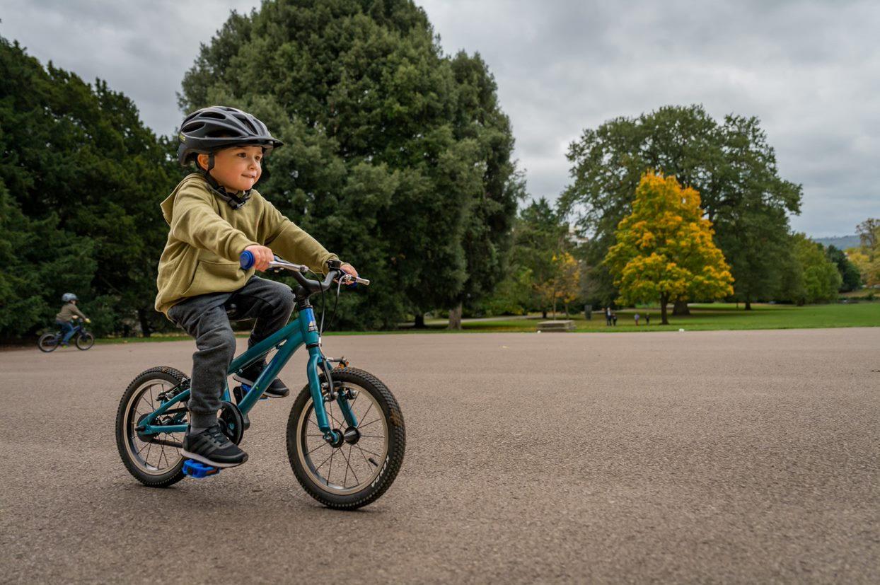 Carrera Cosmos Kids Bike - 14" Wheel - Blue