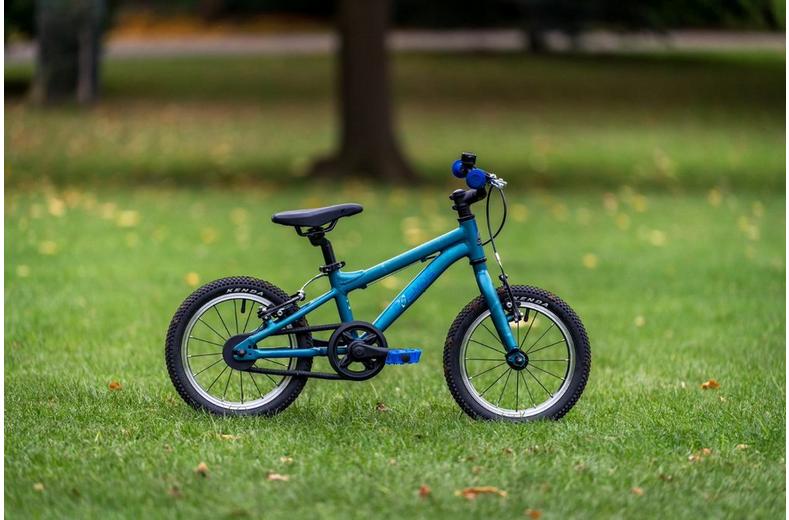 Carrera Cosmos Kids Bike - 14" Wheel - Blue Carrera Cosmos Kids Bike - 14" Wheel - Blue