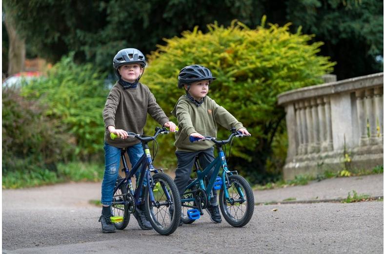 Carrera Cosmos Kids Bike - 14" Wheel - Blue Carrera Cosmos Kids Bike - 14" Wheel - Blue