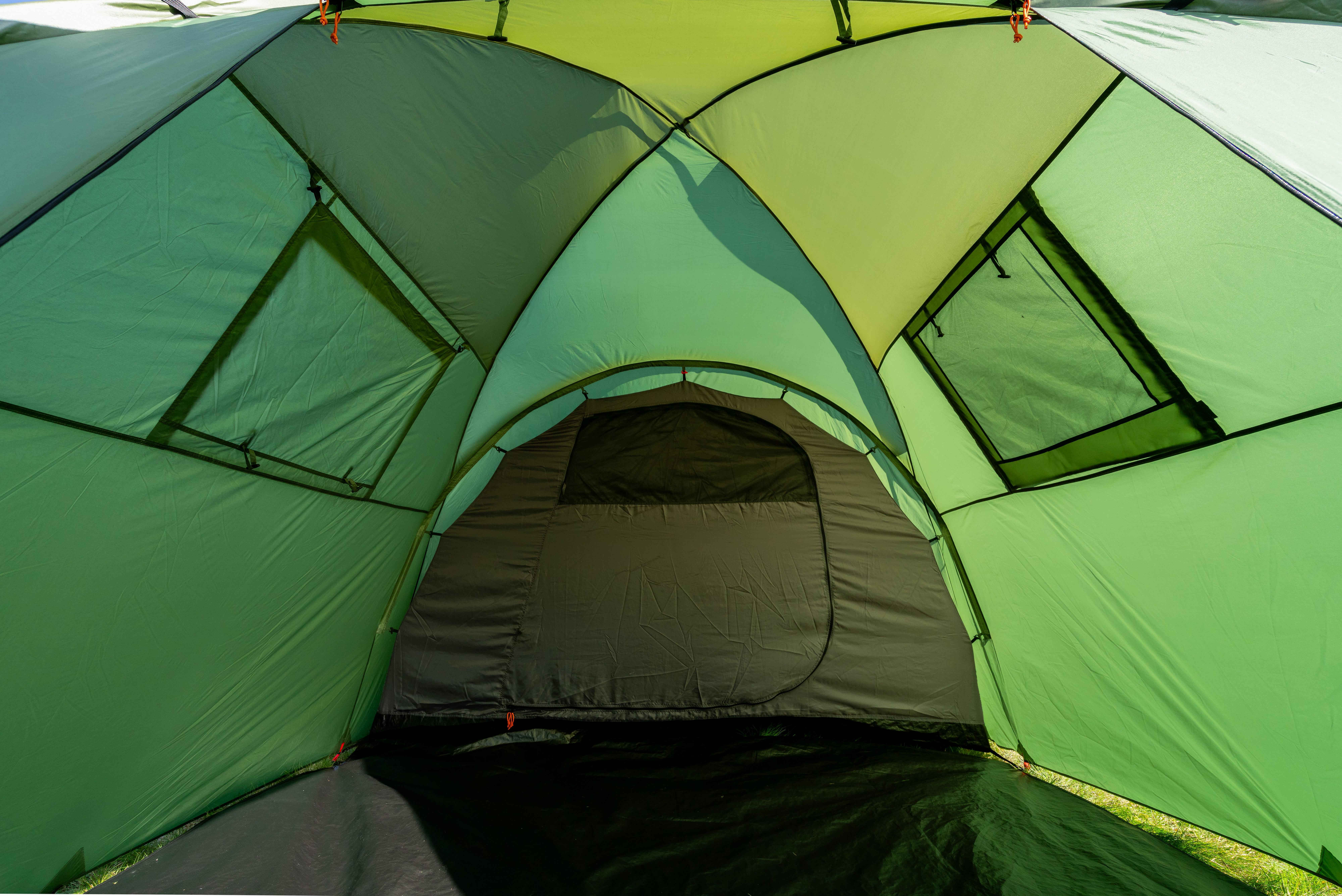 Halfords 4 Person Domed Tunnel Tent