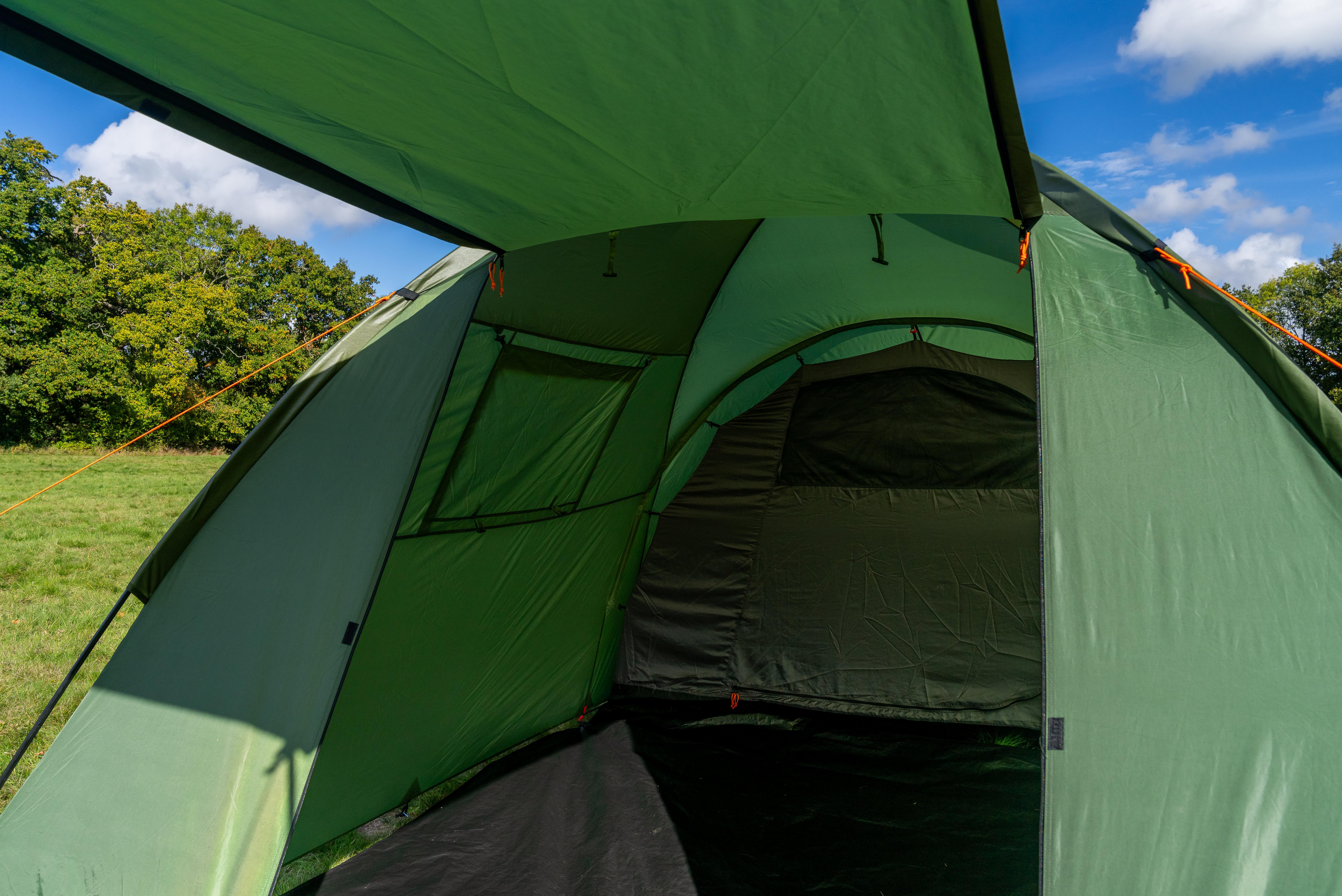 Halfords 4 Person Domed Tunnel Tent