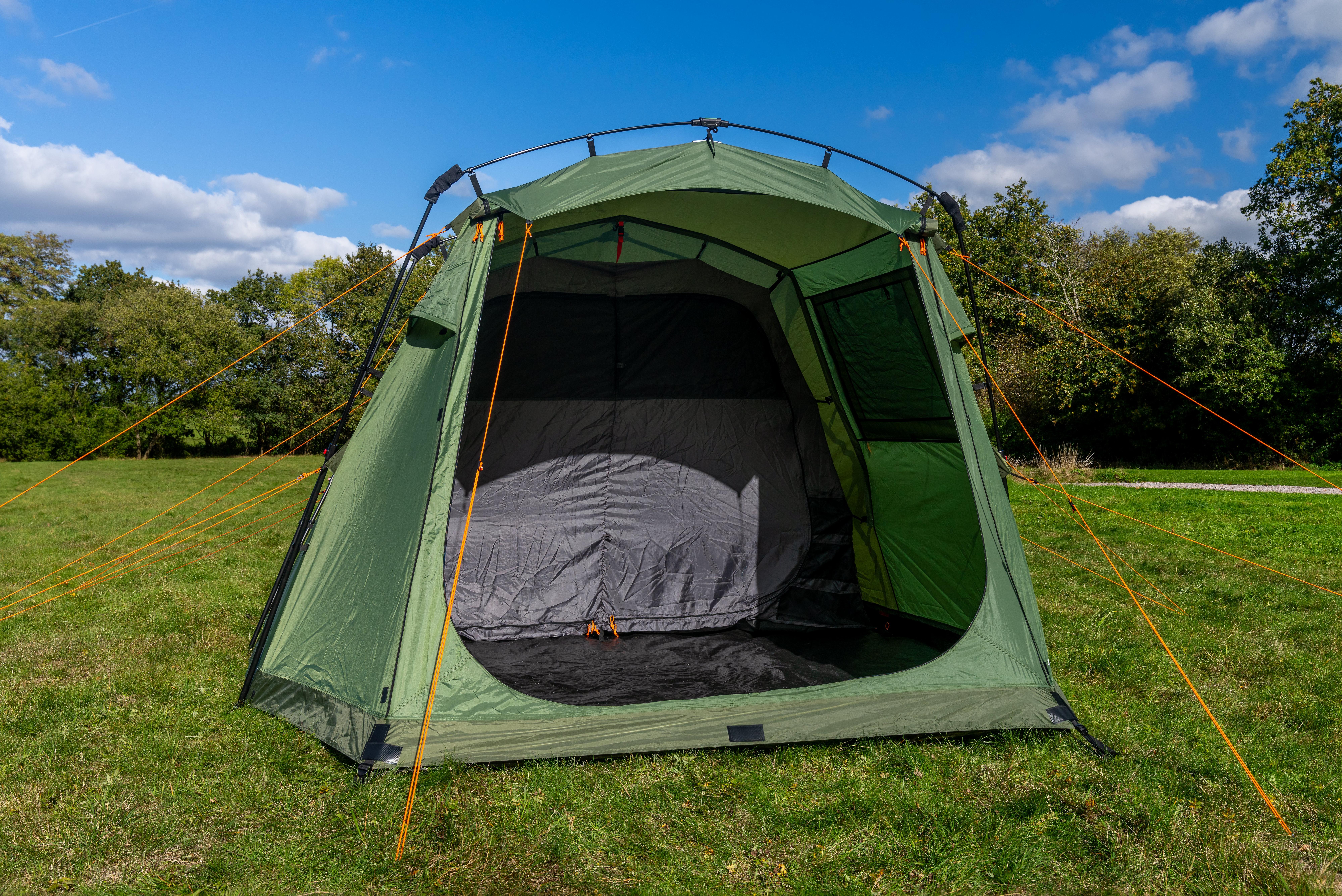 Halfords 4 Person Quick Up Tent