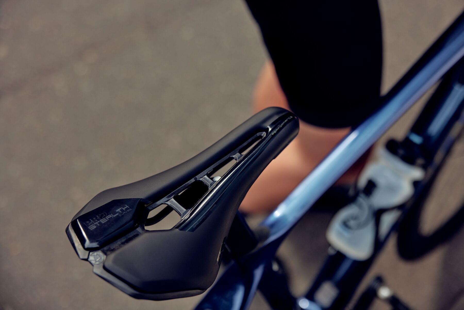 PRO Stealth Curved Performance Saddle, 152mm