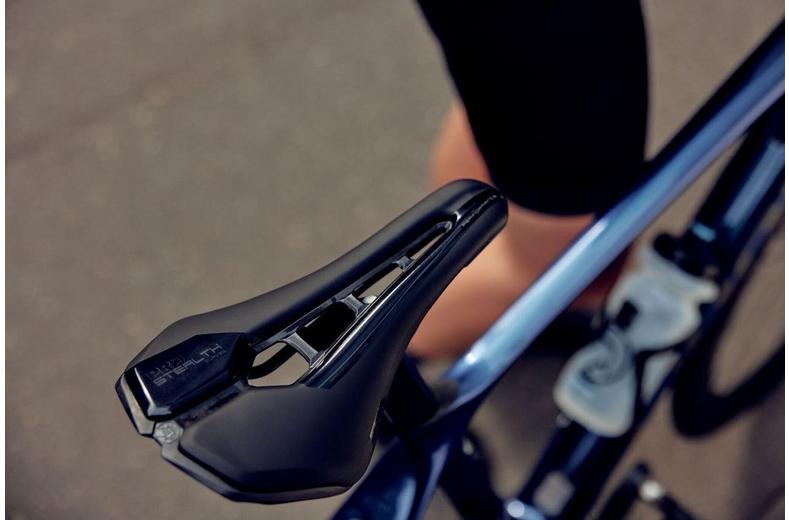PRO Stealth Curved Performance Saddle, 152mm PRO Stealth Curved Performance Saddle, 152mm