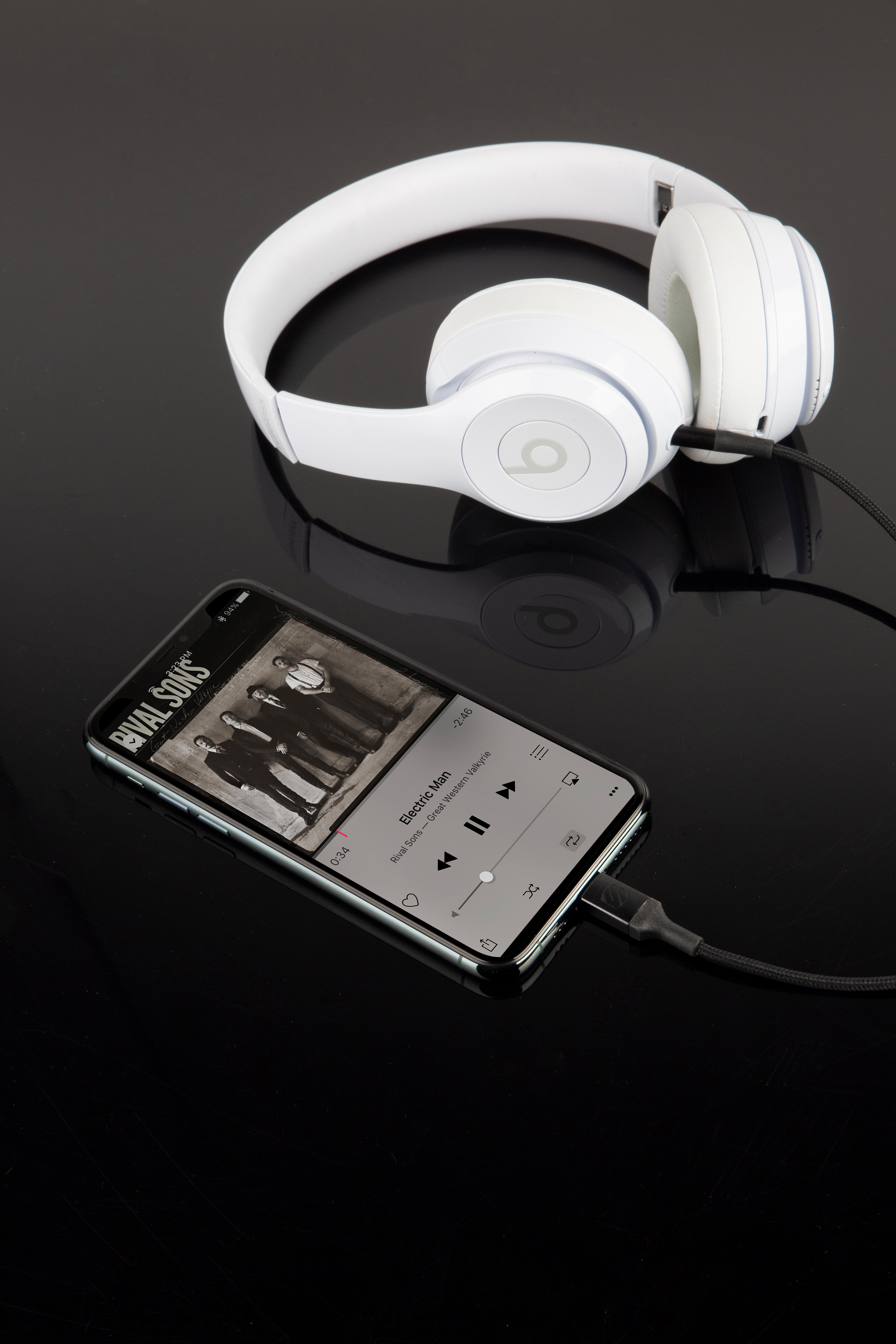 Scosche StrikeLine 3.5mm AUX to Lightning Audio Cable 1.2m